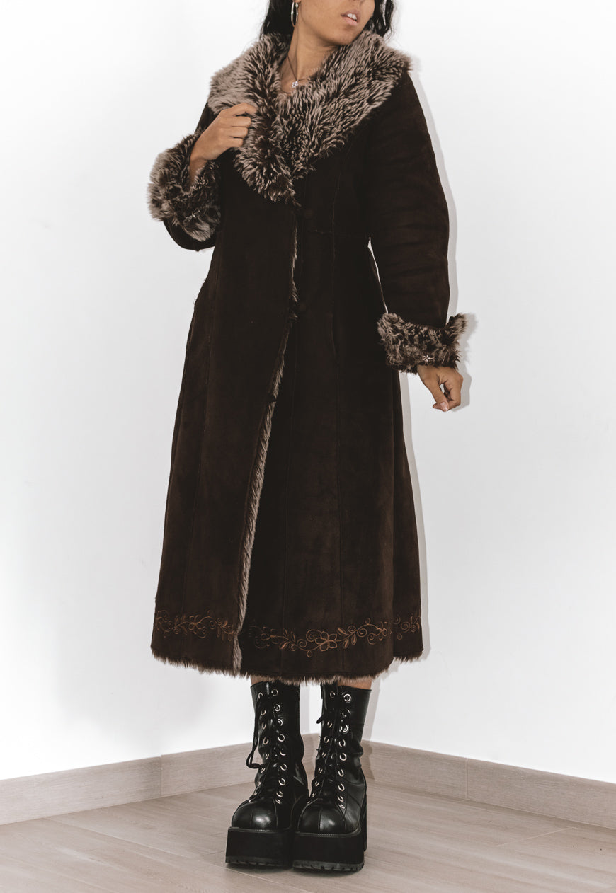 Embroidered Vintage Long fur Trim Coat in Brown